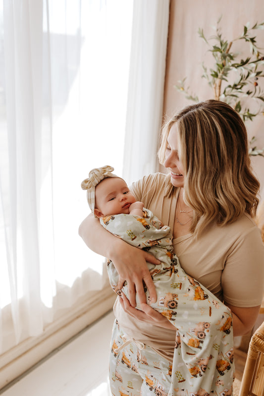 Peter Knotted Nursery Gown